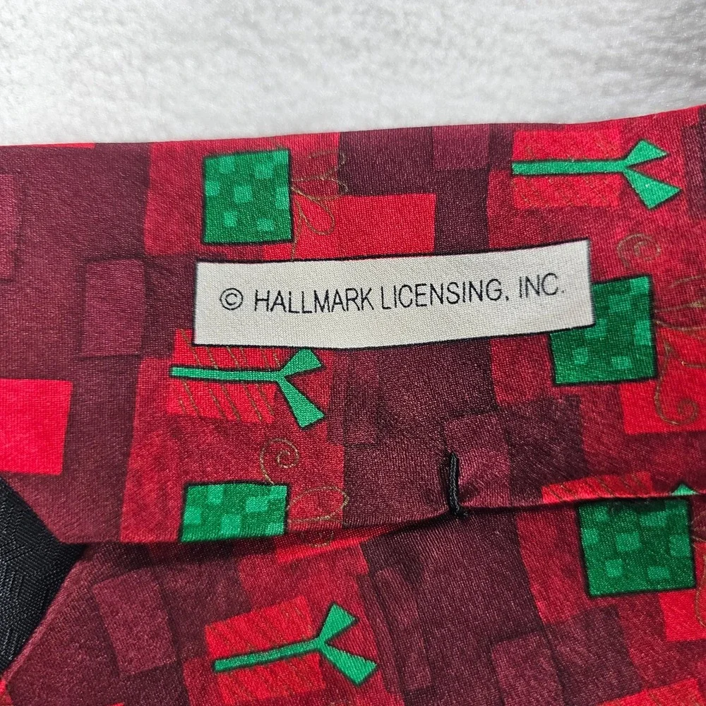 Holiday Traditions Hallmark Mens Silk Tie Red Green Christmas Gift Box Pattern